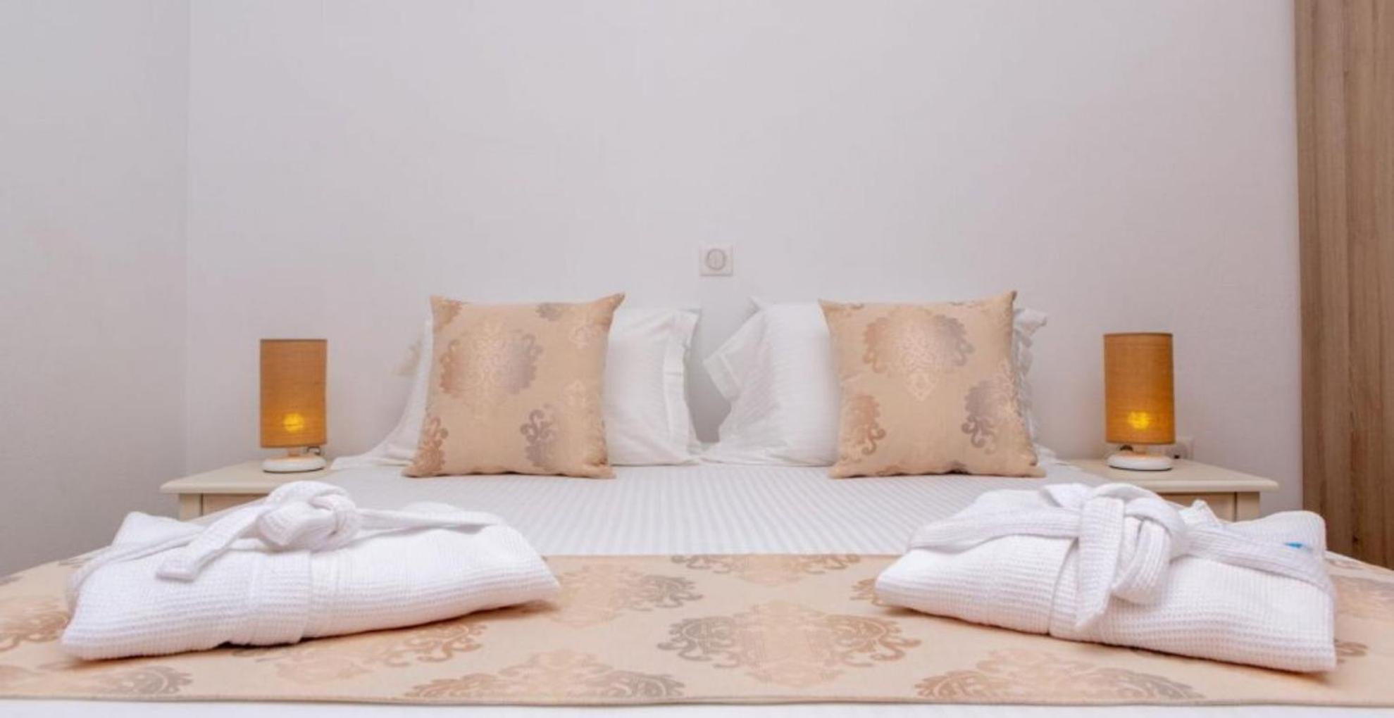 Sun And Moon Villas Pirgaki  ภายนอก รูปภาพ