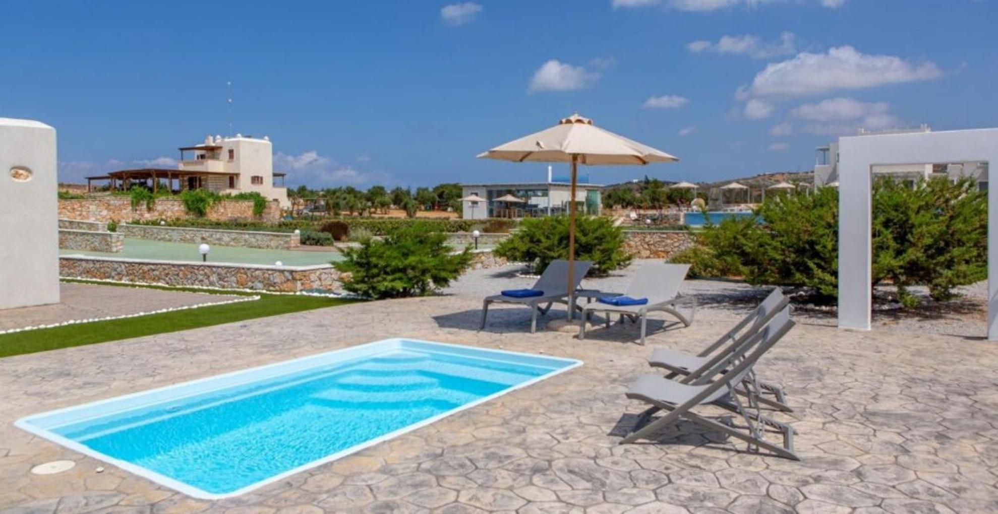 Sun And Moon Villas Pirgaki  ภายนอก รูปภาพ