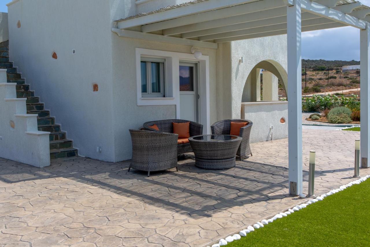 Sun And Moon Villas Pirgaki  ภายนอก รูปภาพ